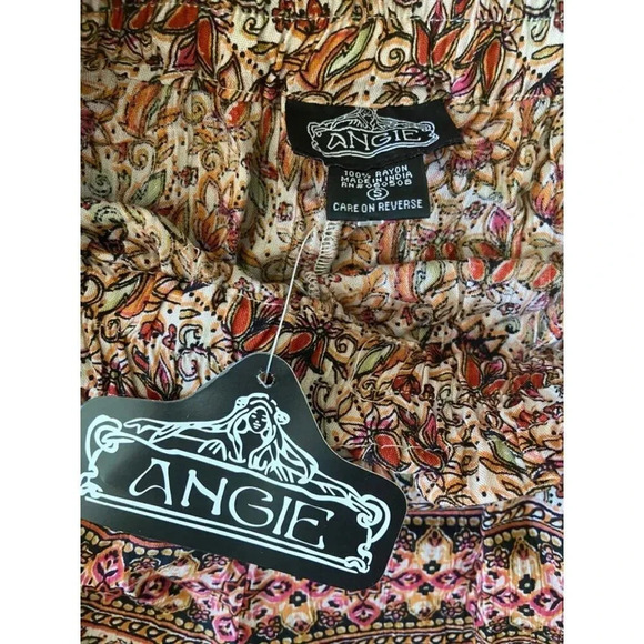 Angie NWT Small Beige & Pink Boho Paisley Print Paperbag  Elastic Waist Shorts - Picture 3 of 6